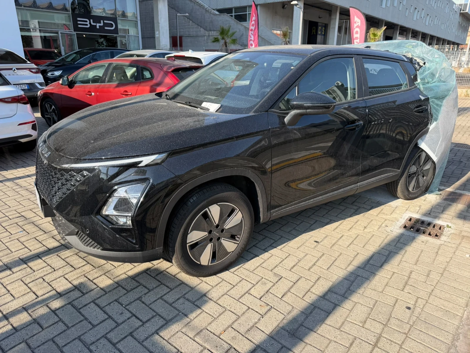 Omoda 5 SHS-H PREMIUM !ИНЦИДЕНТ!!!ОЧАКВАН ВНОС!!!, снимка 3 - Автомобили и джипове - 56231259