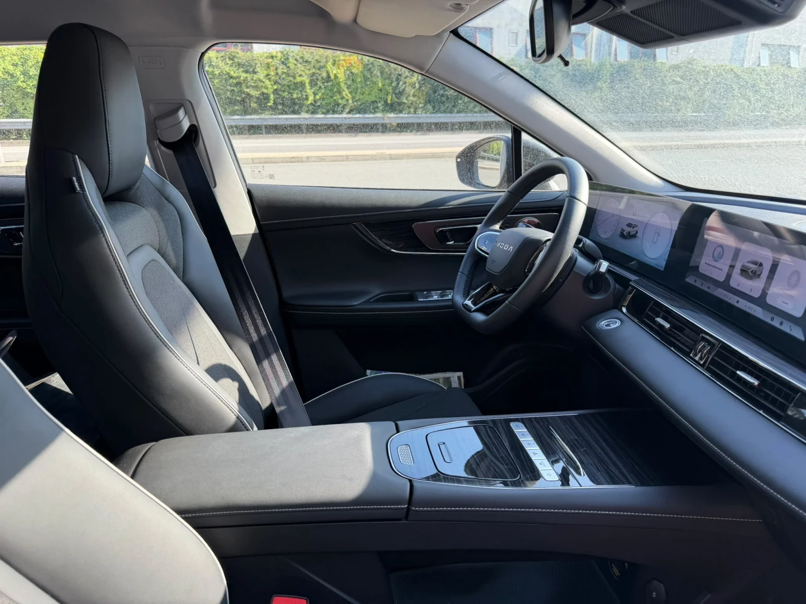 Omoda 5 SHS-H PREMIUM !ИНЦИДЕНТ!!!ОЧАКВАН ВНОС!!!, снимка 16 - Автомобили и джипове - 56231259