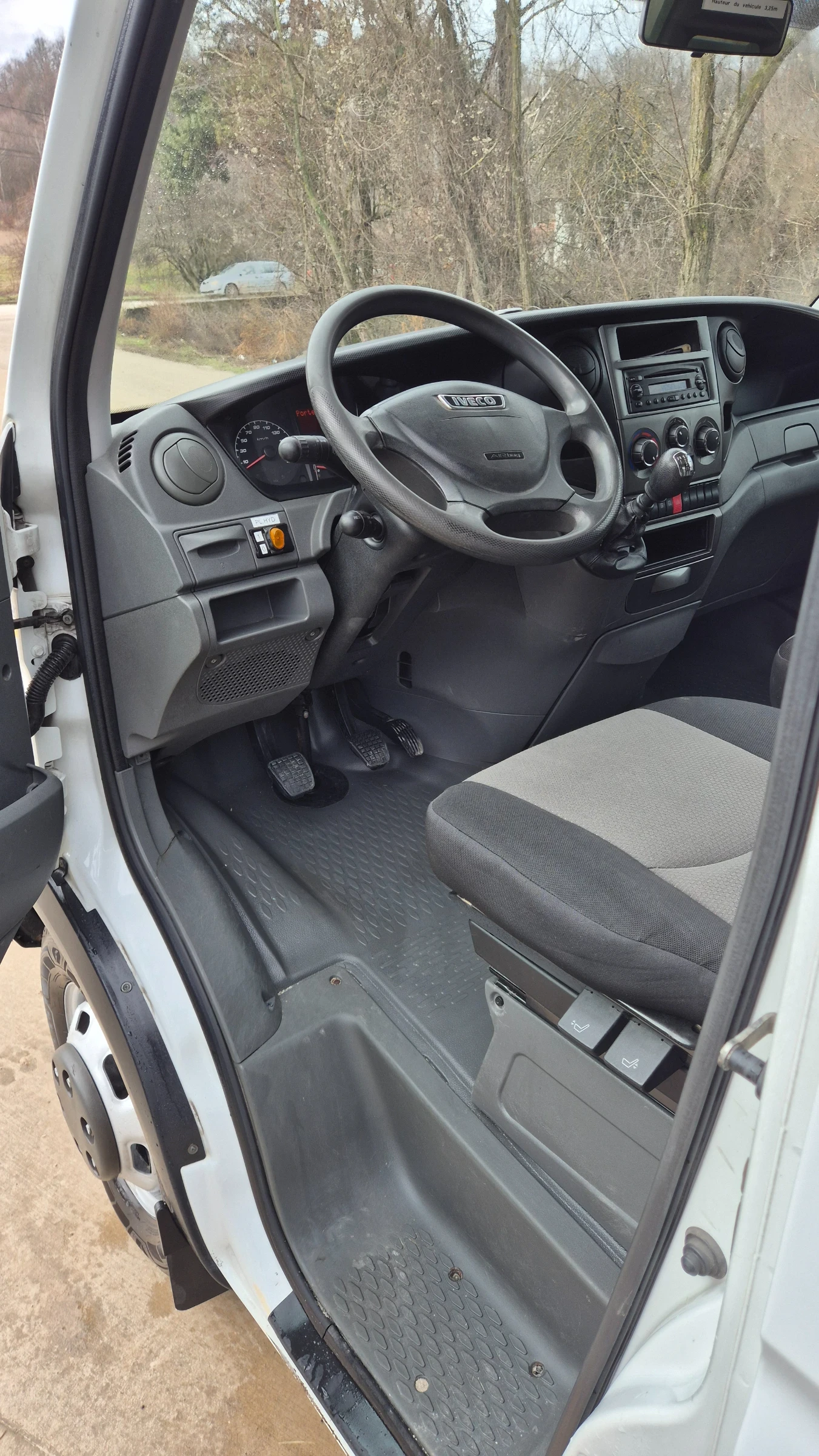 Iveco Daily * 4.90метра* БОРД* ШВЕЙЦАРИЯ* , снимка 8 - Бусове и автобуси - 53295489