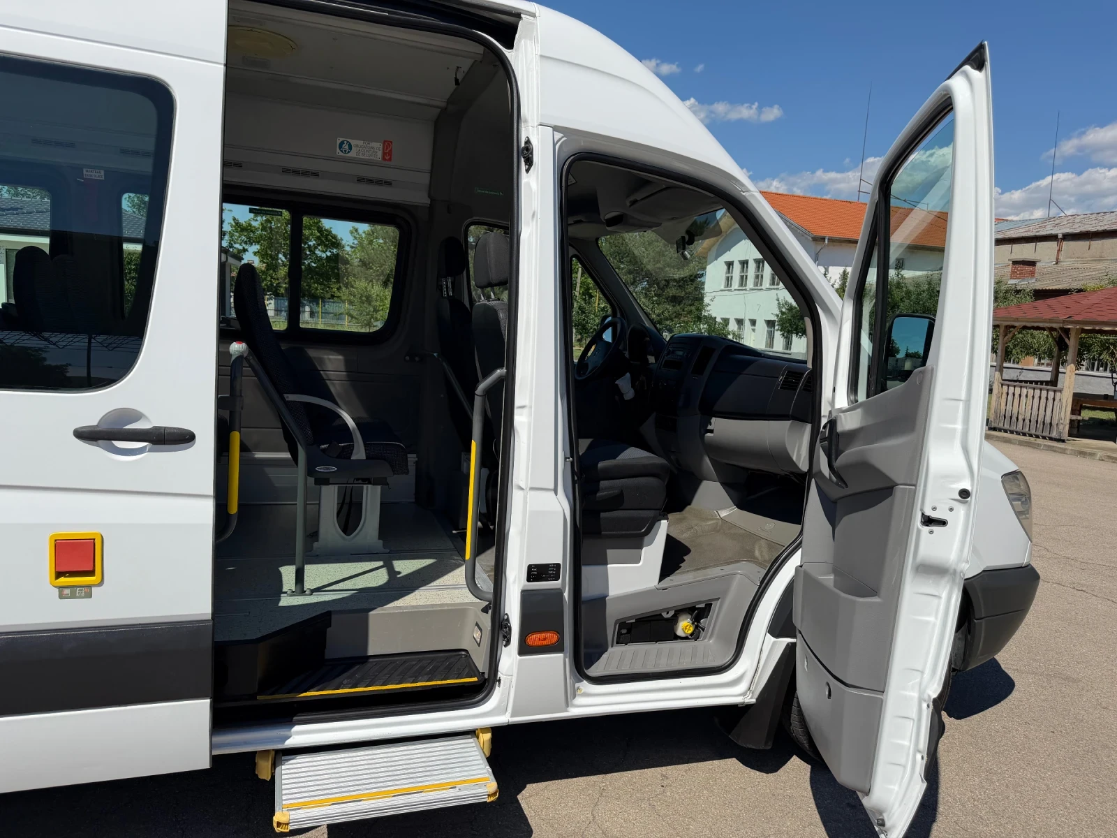 Mercedes-Benz Sprinter 516 transfer двойна klima Автоматична врата, снимка 6 - Бусове и автобуси - 54742500