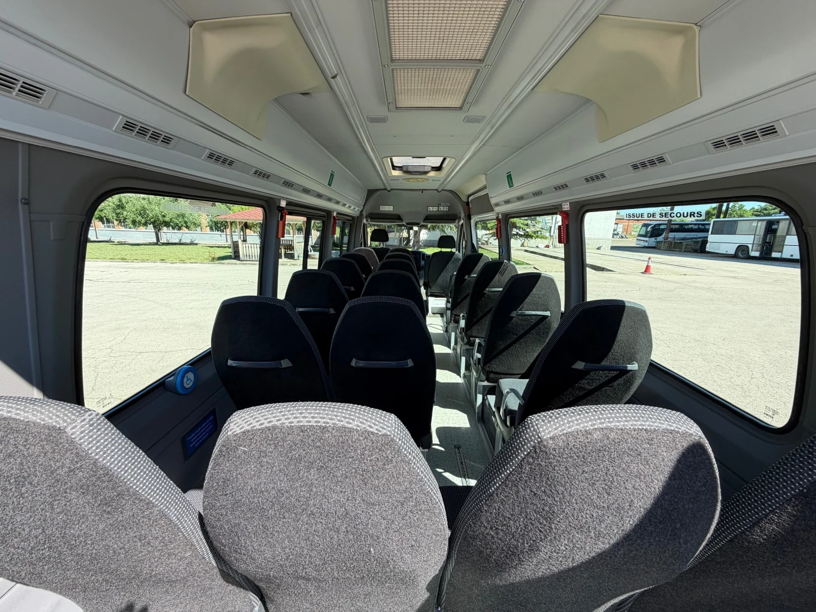 Mercedes-Benz Sprinter 516 transfer двойна klima Автоматична врата, снимка 12 - Бусове и автобуси - 54742500
