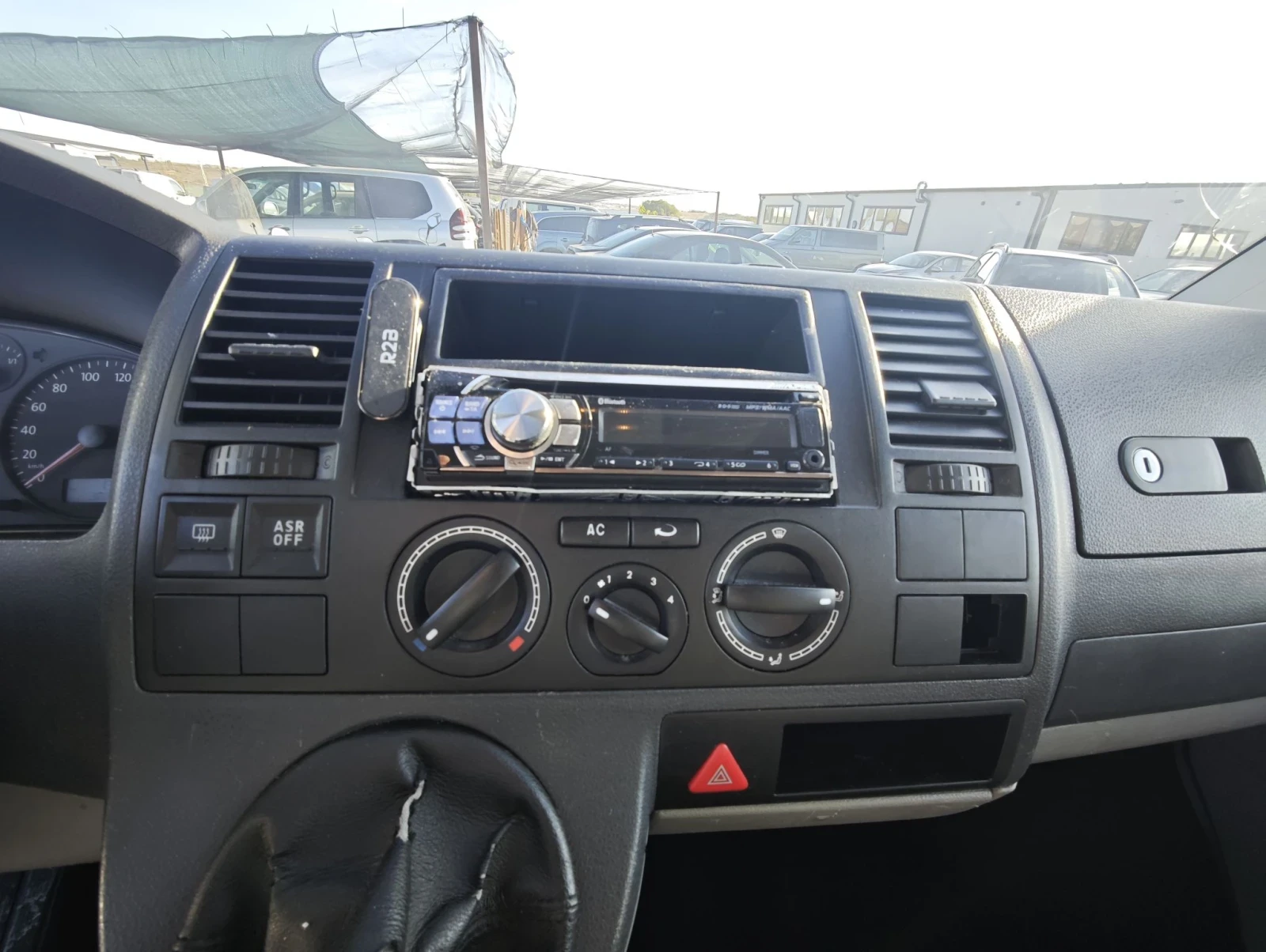 VW T5, снимка 11 - Бусове и автобуси - 56328456