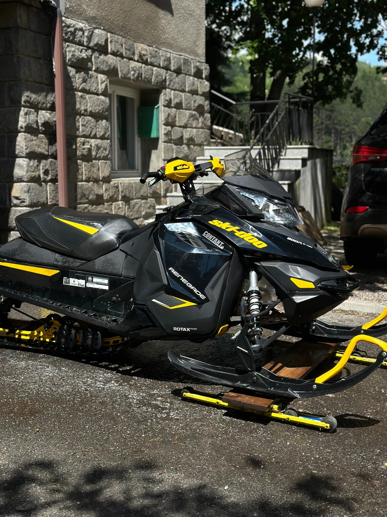 BRP Ski-Doo Renegade Backcountry X - изображение 2