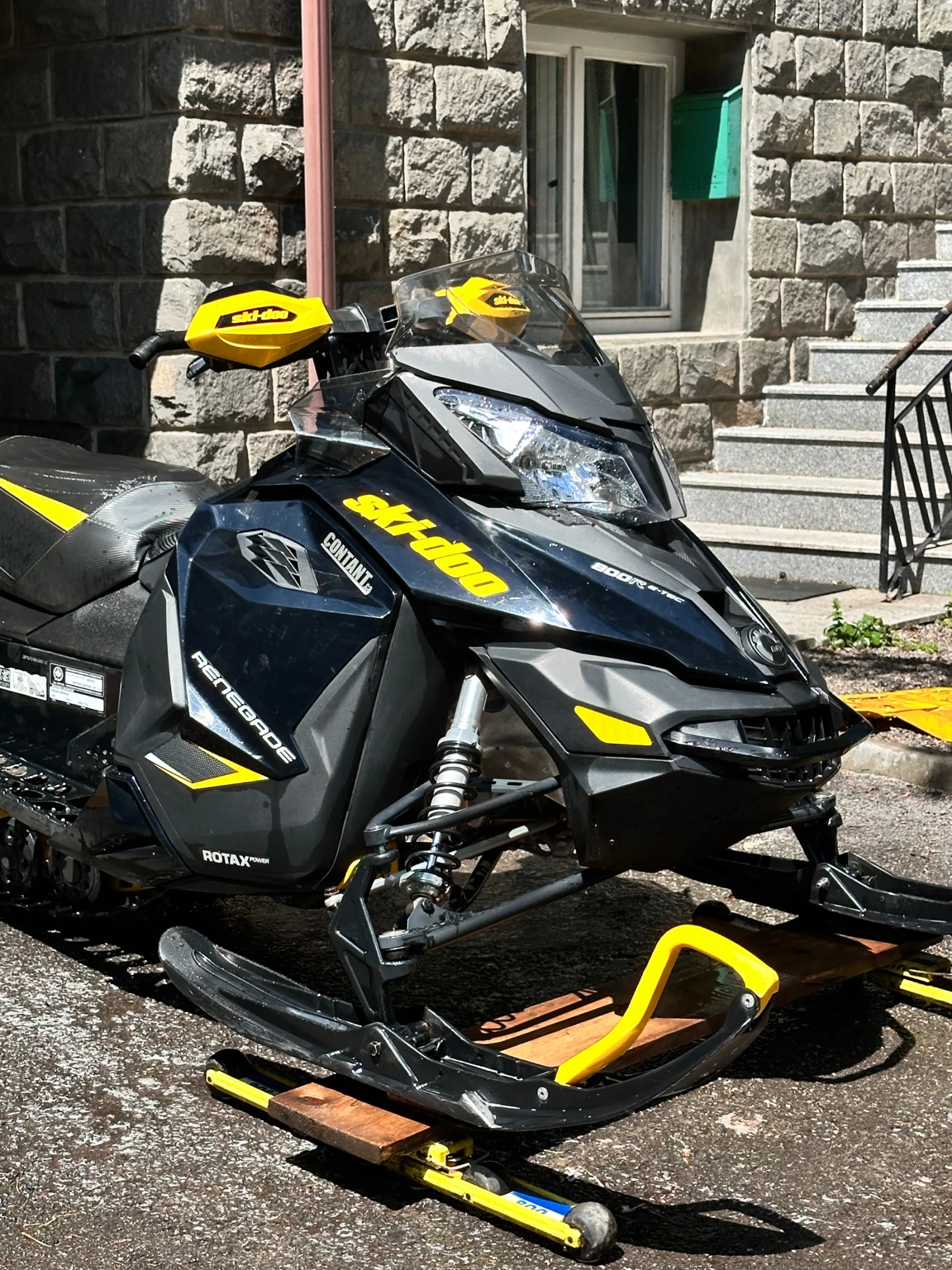 BRP Ski-Doo Renegade Backcountry X - изображение 4