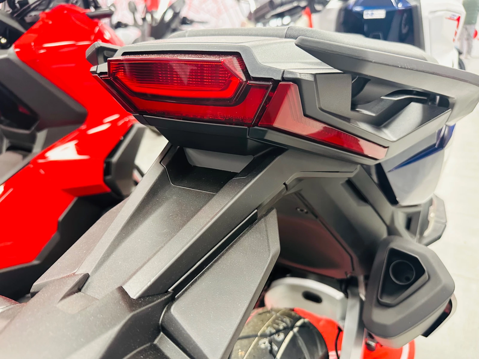 Honda X-ADV 750 Special Edition 2026г. НОВ - изображение 5