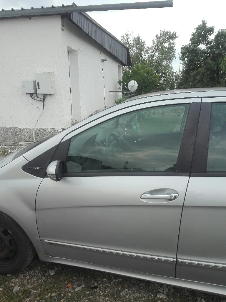 Стъкло предно ляво мерцедес а класа а180