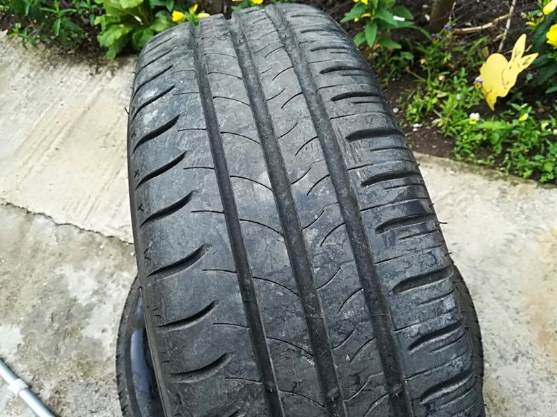 Гуми Летни 205/65R15, снимка 2 - Гуми и джанти - 21805875