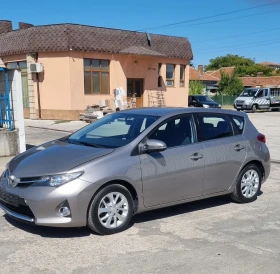 Toyota Auris 2.0 D4D 125к.с. Уникат Швейцария , снимка 9