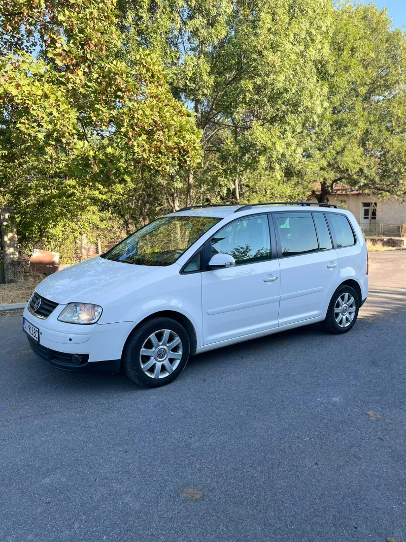 VW Touran, снимка 4 - Автомобили и джипове - 46989207