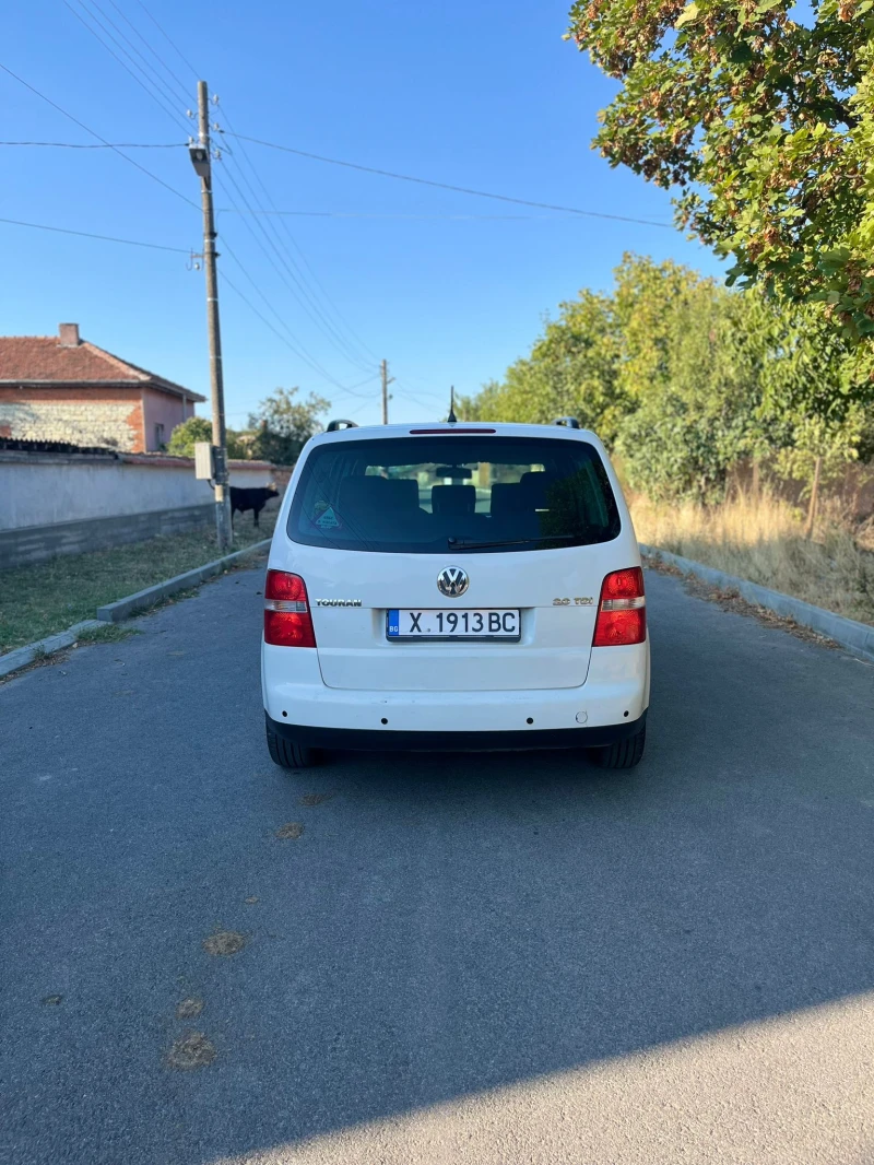 VW Touran, снимка 2 - Автомобили и джипове - 46989207