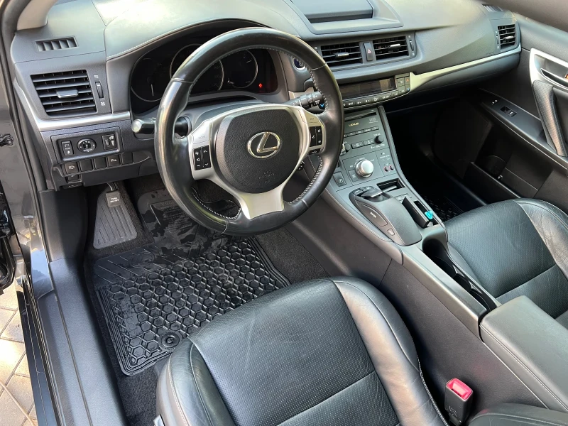 Lexus CT 200h 1.8, снимка 8 - Автомобили и джипове - 47157678