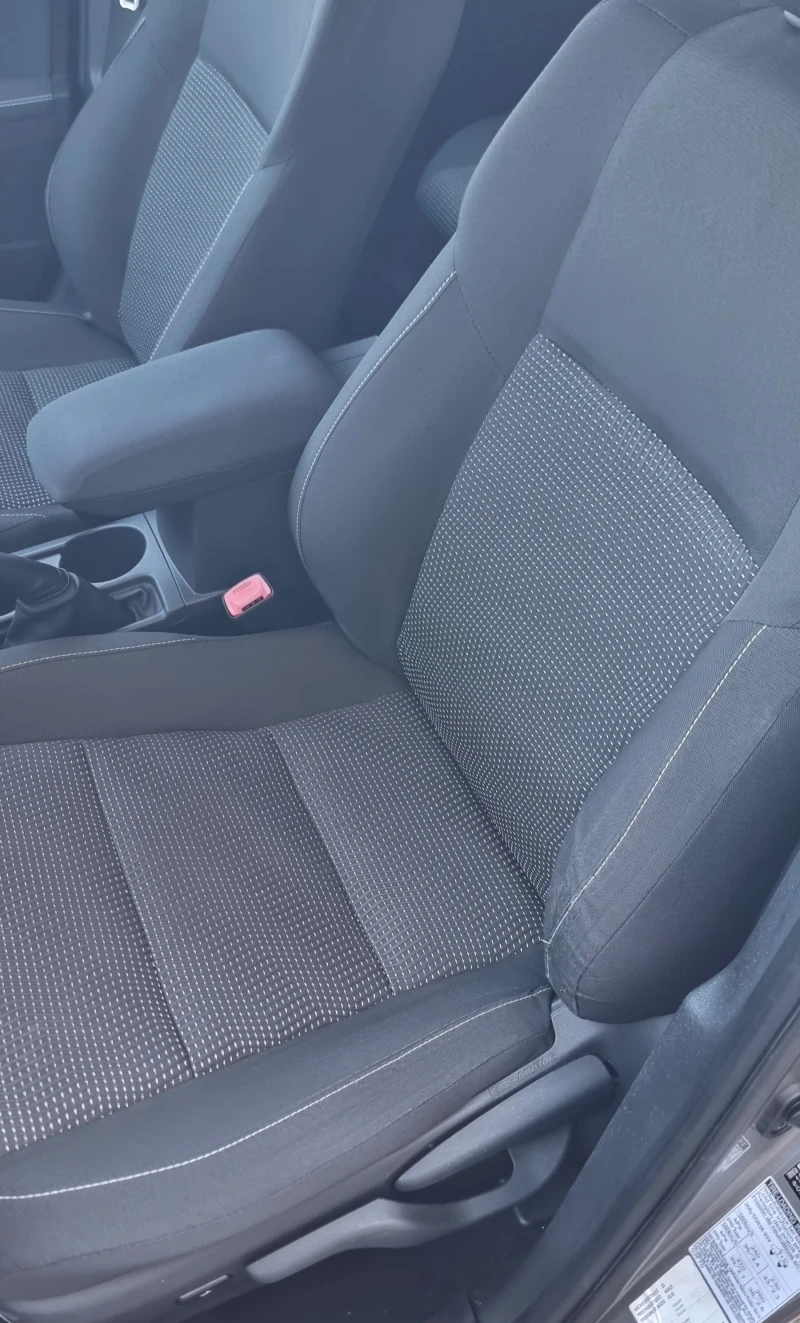 Toyota Auris 2.0 D4D 125к.с. Уникат Швейцария , снимка 10 - Автомобили и джипове - 51521366