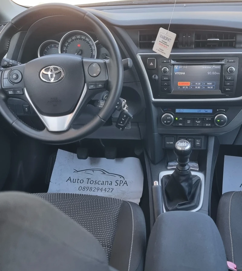 Toyota Auris 2.0 D4D 125к.с. Уникат Швейцария , снимка 15 - Автомобили и джипове - 51521366