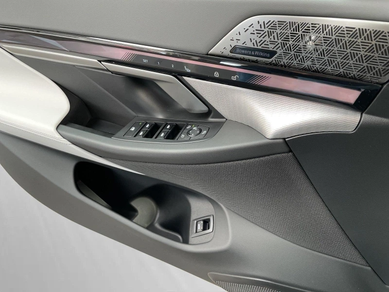 BMW i5 xDrive40 M-SPORT PAKET B&W HEAD UP 360, снимка 6 - Автомобили и джипове - 51550495