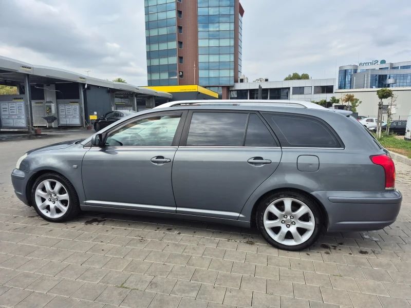 Toyota Avensis 2.0, снимка 14 - Автомобили и джипове - 52874059