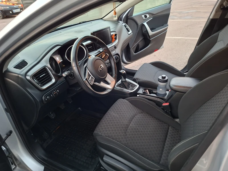 Kia Ceed 1.6CRDI - 136к.с., снимка 9 - Автомобили и джипове - 52949861