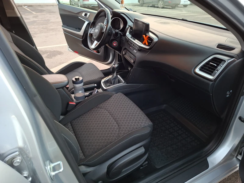 Kia Ceed 1.6CRDI - 136к.с., снимка 12 - Автомобили и джипове - 52949861