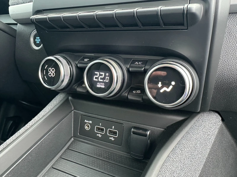 Renault Zoe R135 CCS 52kw Гаранция 99% SoH Термопомпа, снимка 16 - Автомобили и джипове - 53275340