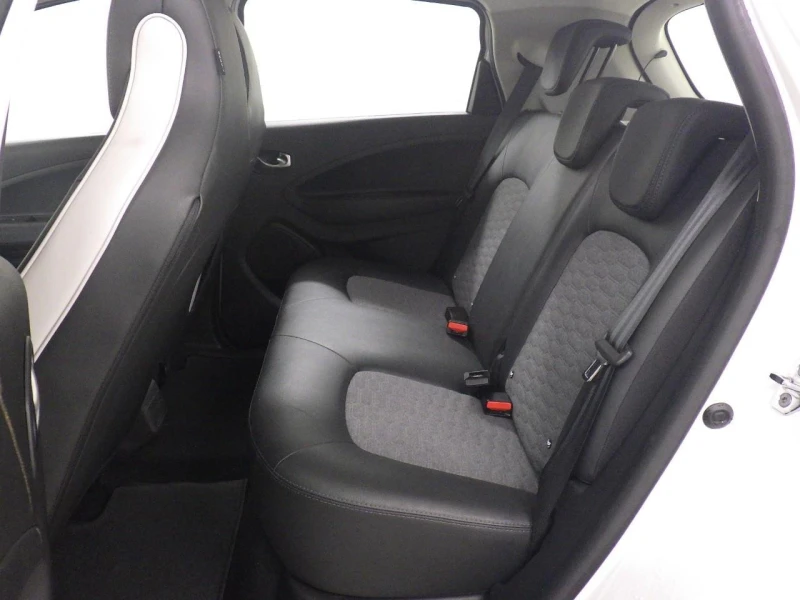 Renault Zoe R135 Zen CCS 52kw Гаранция 99% SoH Термопомпа, снимка 7 - Автомобили и джипове - 53275340