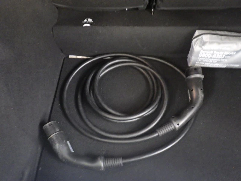 Renault Zoe R135 Zen CCS 52kw Гаранция 99% SoH Термопомпа, снимка 4 - Автомобили и джипове - 53275340