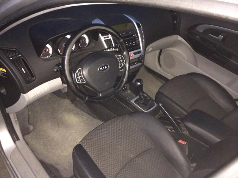 Kia Ceed 1.4i/1.6crdi - изображение 8