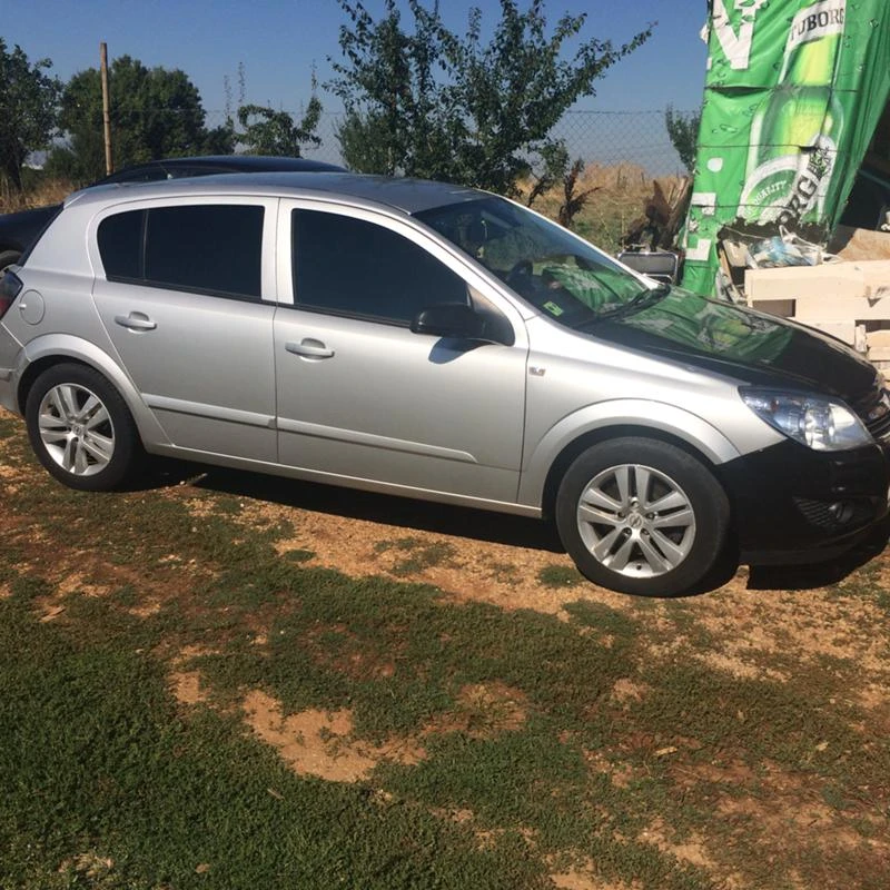 Opel Astra, снимка 2 - Автомобили и джипове - 23368199