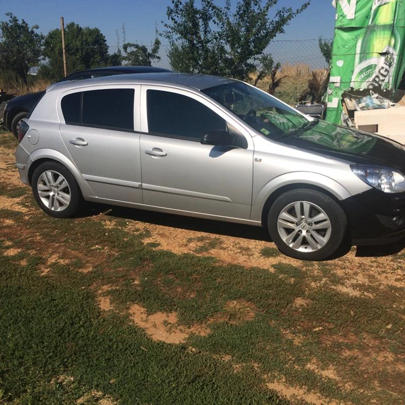 Opel Astra, снимка 4 - Автомобили и джипове - 23368199