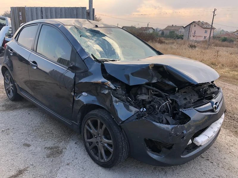 Mazda 2 1.5i, снимка 3 - Автомобили и джипове - 23114025