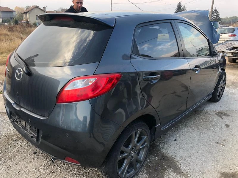 Mazda 2 1.5i, снимка 4 - Автомобили и джипове - 23114025