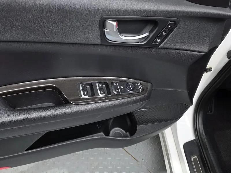 Kia K5, снимка 17 - Автомобили и джипове - 54834369