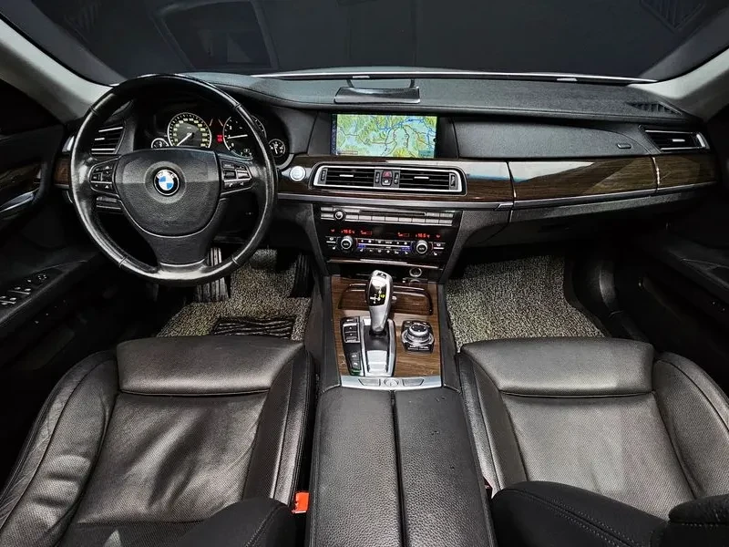 BMW 740 i, снимка 7 - Автомобили и джипове - 55204804