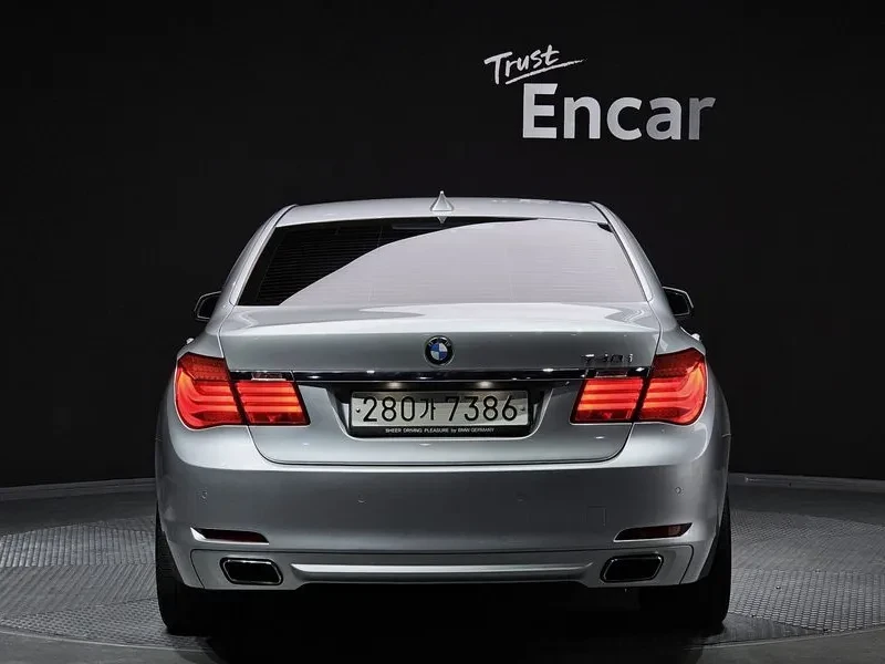 BMW 740 i, снимка 4 - Автомобили и джипове - 55204804