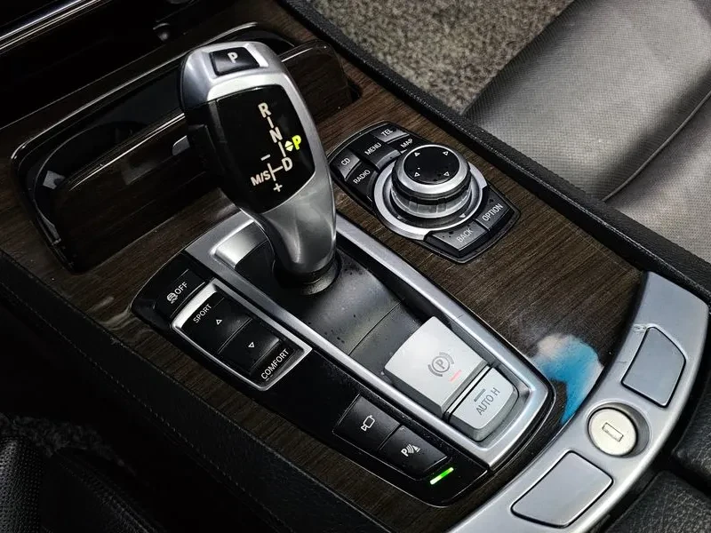 BMW 740 i, снимка 9 - Автомобили и джипове - 55204804