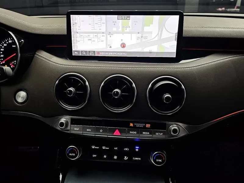Kia Stinger 3.3 AWD GT - САМО 30% АВАНС, снимка 14 - Автомобили и джипове - 55889013