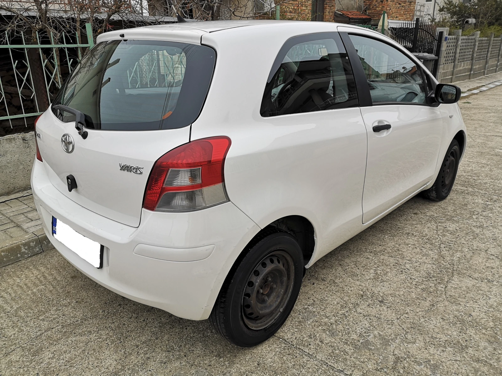 Toyota Yaris  - изображение 3