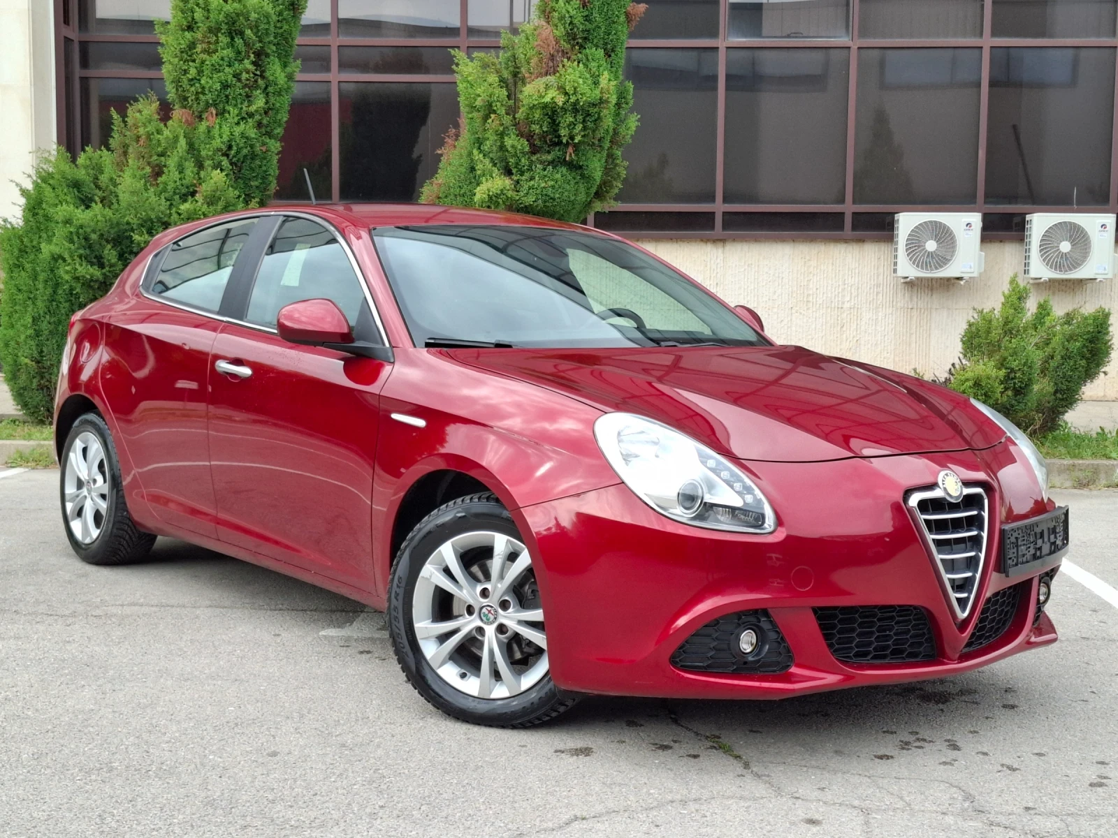 Alfa Romeo Giulietta 1.6JTDm * КЛИМАТРОНИК * EURO 5 * ЛИЗИНГ *  - изображение 2
