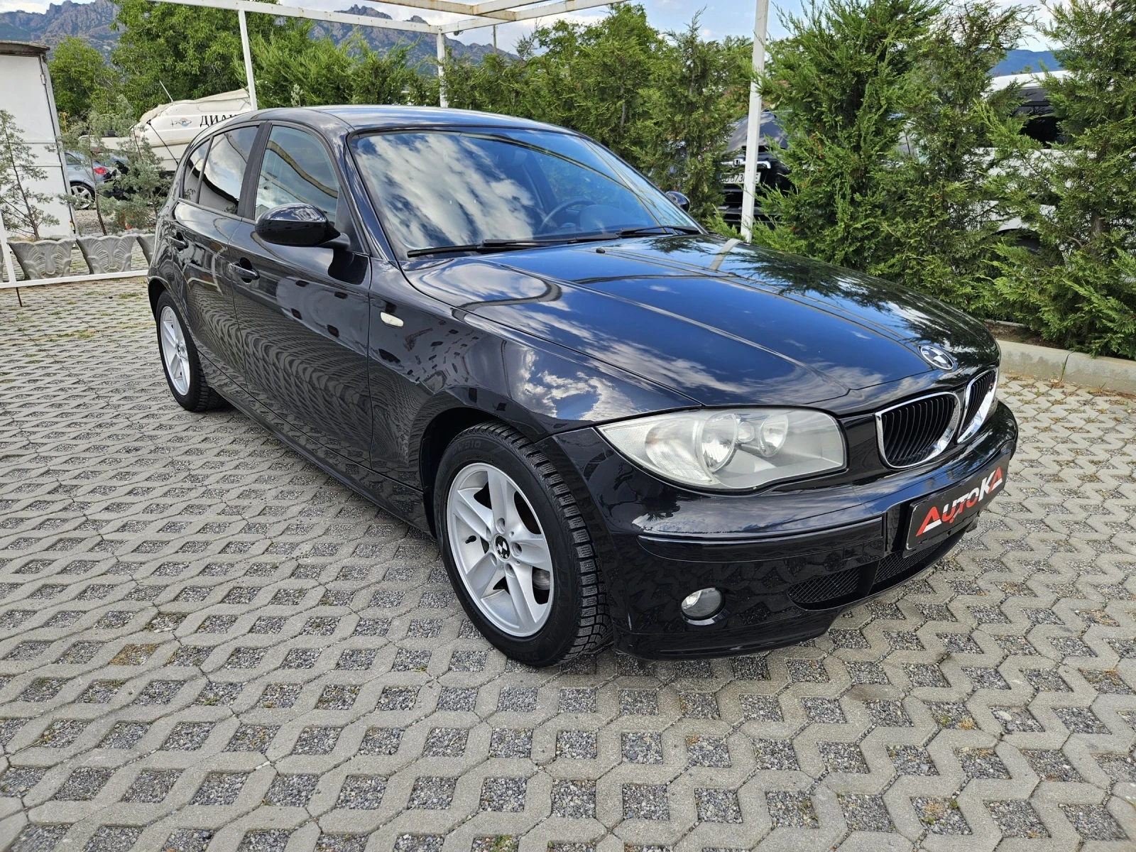 BMW 116 1.6I-116кс= КЛИМАТИК= BLACK EDITION - изображение 2