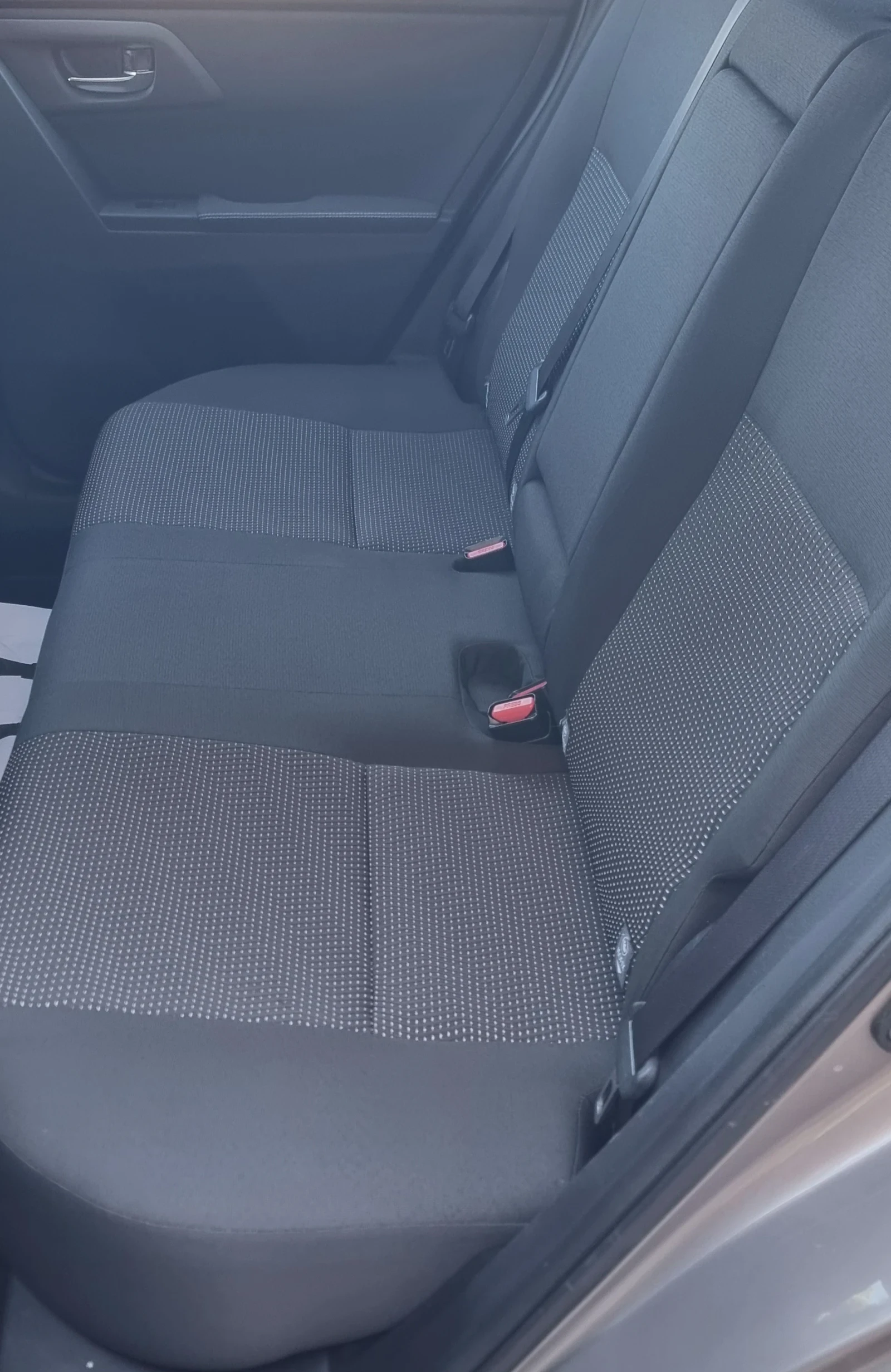 Toyota Auris 2.0 D4D 125к.с. Уникат Швейцария  | Mobile.bg — изображение 11