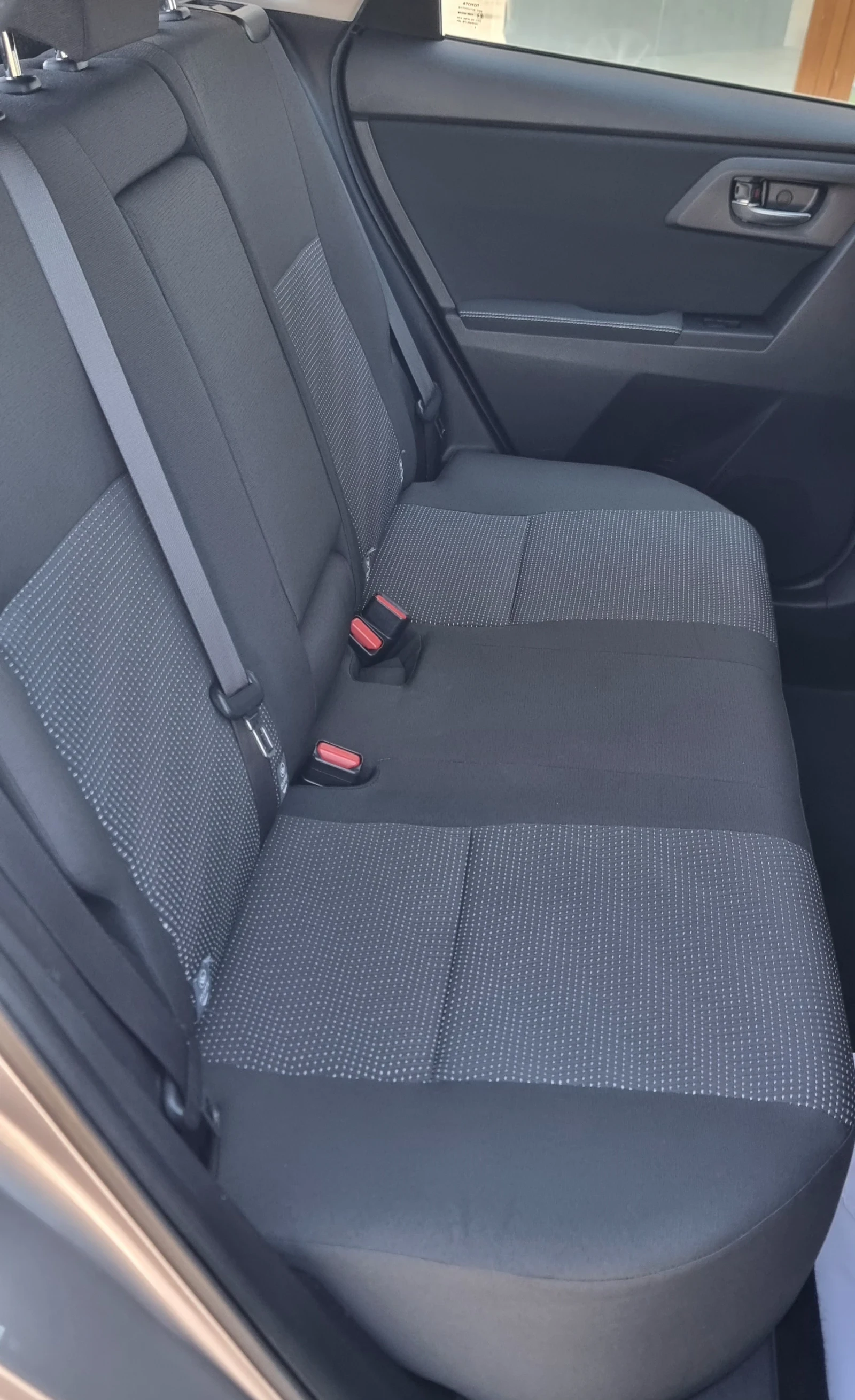 Toyota Auris 2.0 D4D 125к.с. Уникат Швейцария  | Mobile.bg — изображение 13