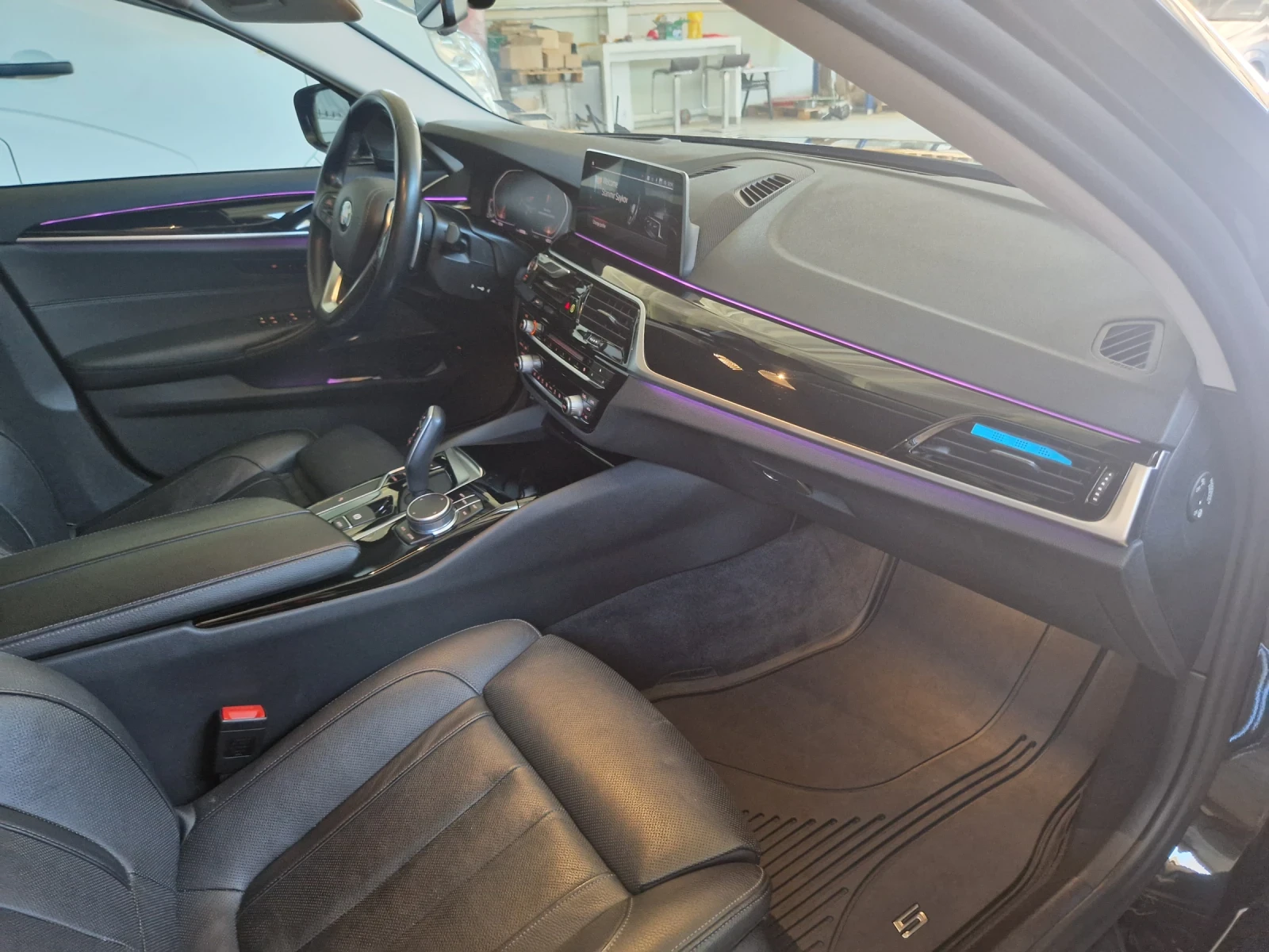 BMW 530 Harman Kardon/Камера//Обдухване/ keyless / - изображение 8