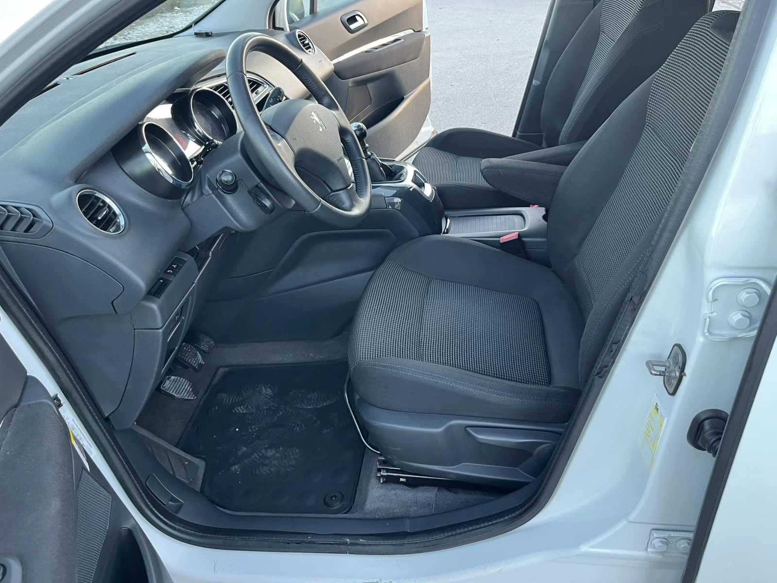 Peugeot 5008 1.6HDI 112 EURO 5   | Mobile.bg   8