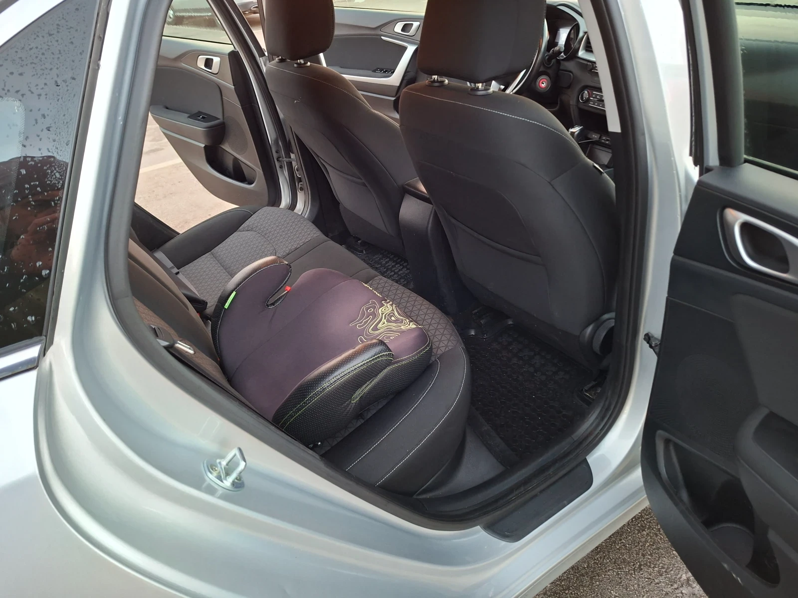 Kia Ceed 1.6CRDI - 136�.�. | Mobile.bg � ����������� 11