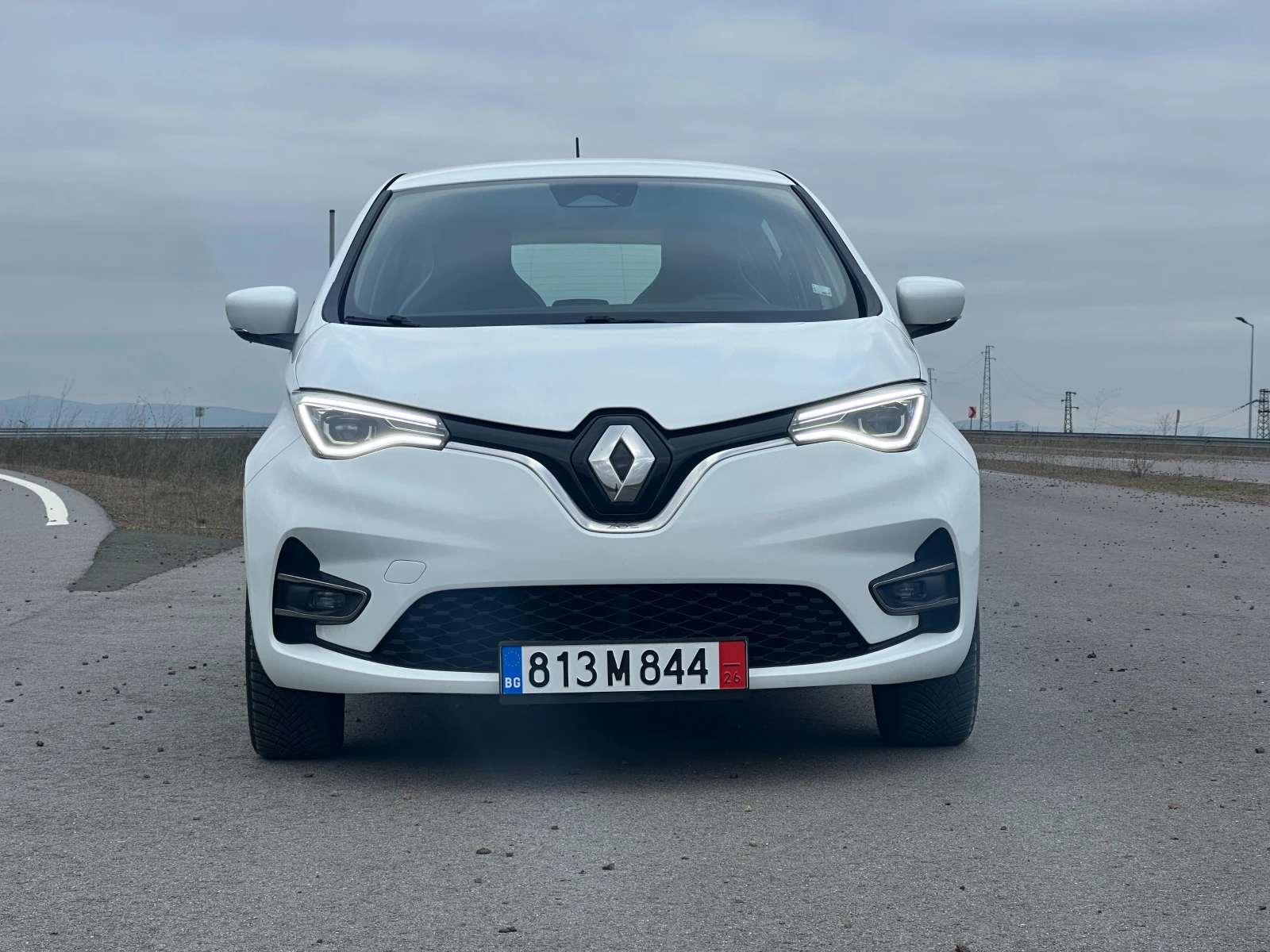 Renault Zoe R135 CCS 52kw Гаранция 99% SoH Термопомпа, снимка 2 - Автомобили и джипове - 53275340