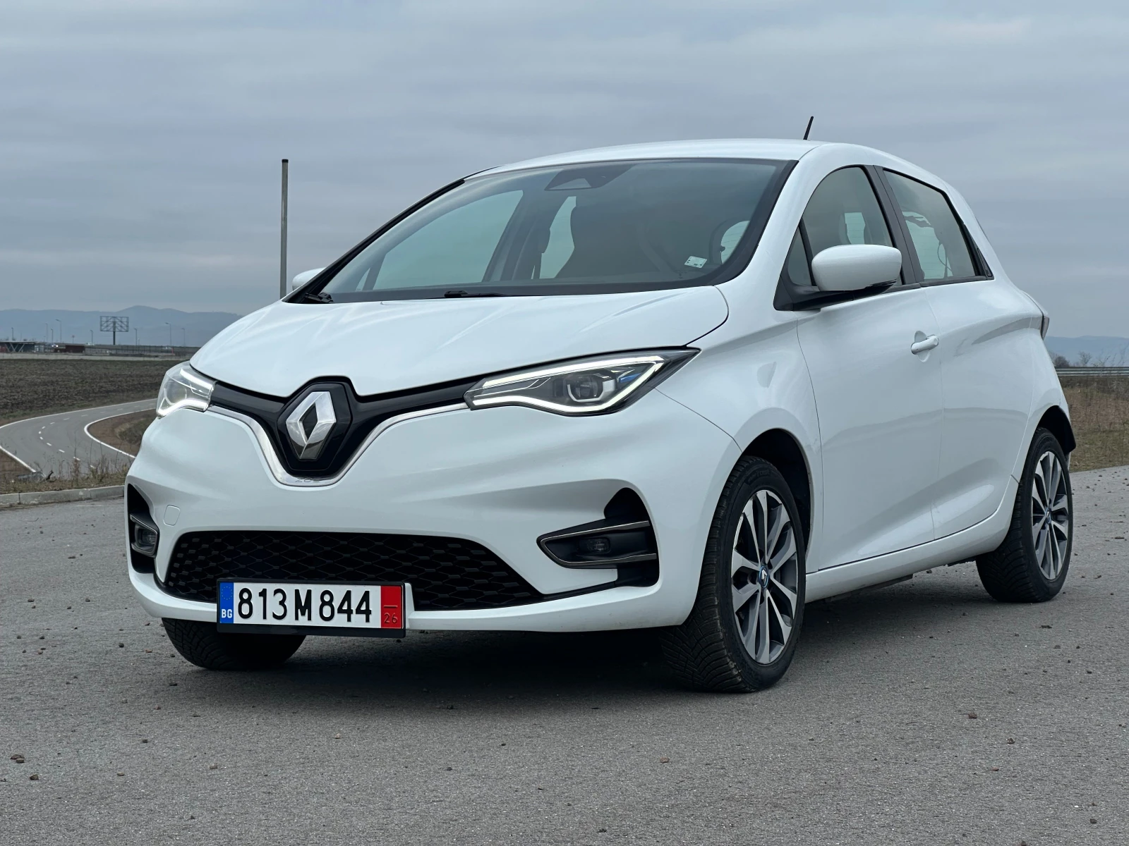 Renault Zoe R135 CCS 52kw Гаранция 99% SoH Термопомпа, снимка 3 - Автомобили и джипове - 53275340