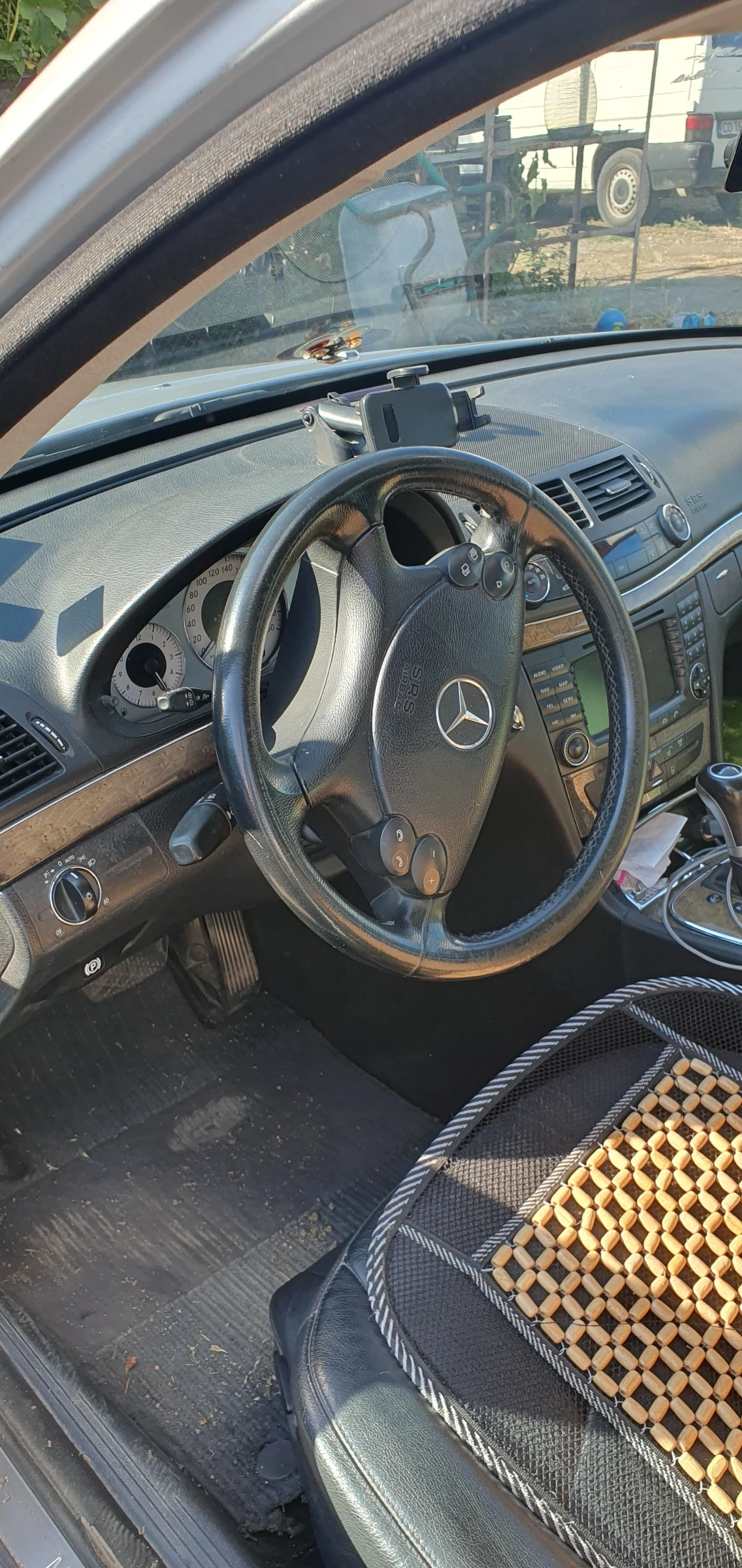 Mercedes-Benz E 320, снимка 7 - Автомобили и джипове - 53398922