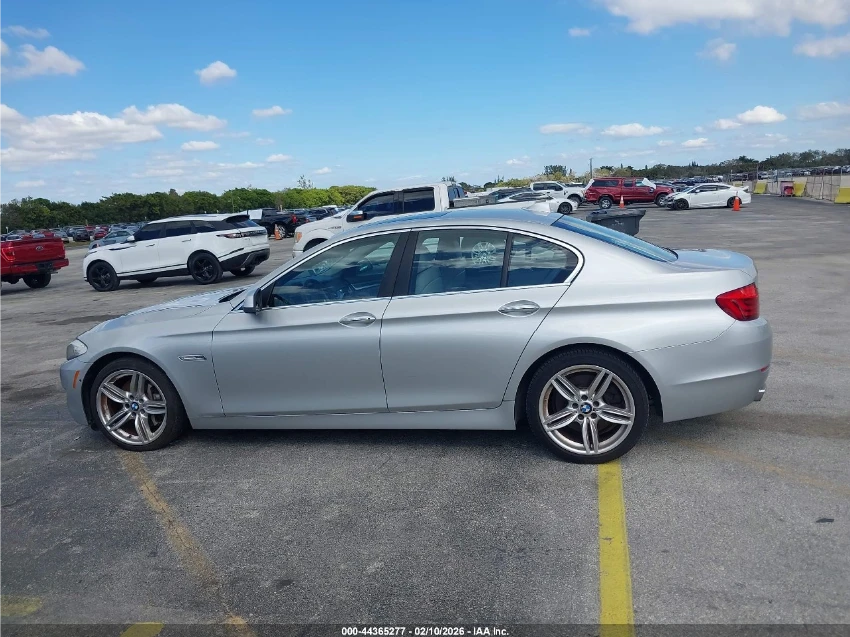 BMW 550 i RWD* РЪЧКА* KEYLESS* АвтоКредит(ЦЕНА ДО БГ) - изображение 4