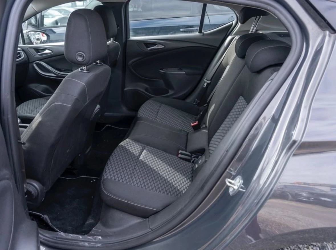 Opel Astra 1.6 CDTI DPF Elective, снимка 8 - Автомобили и джипове - 53771724