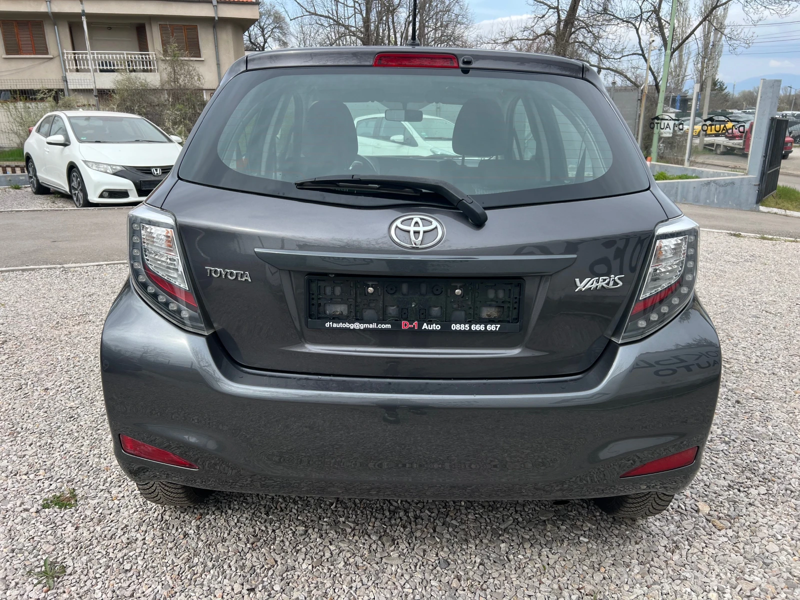 Toyota Yaris 1.3-АВТОМАТИК!, снимка 5 - Автомобили и джипове - 54219120