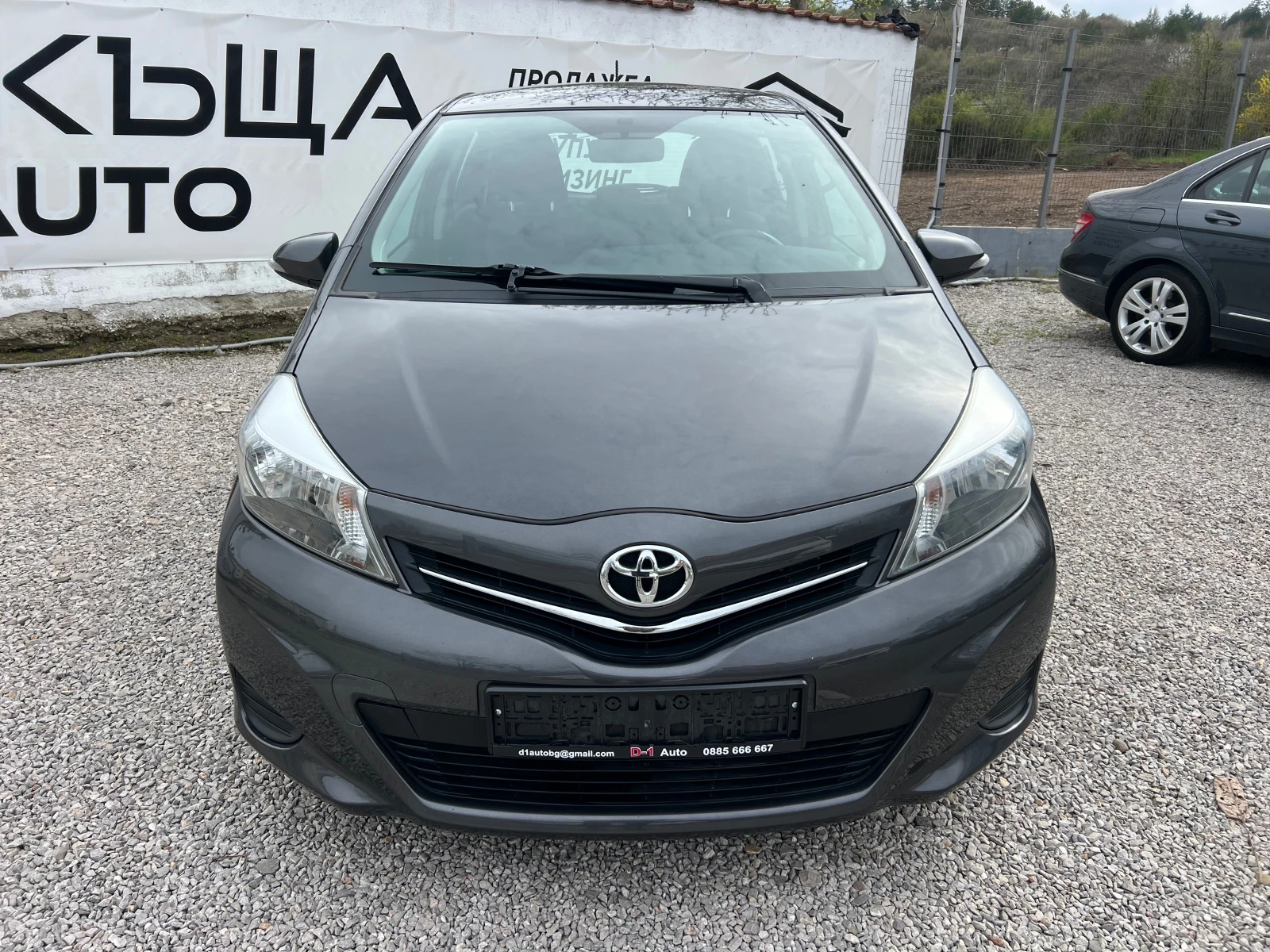 Toyota Yaris 1.3-АВТОМАТИК!, снимка 2 - Автомобили и джипове - 54219120