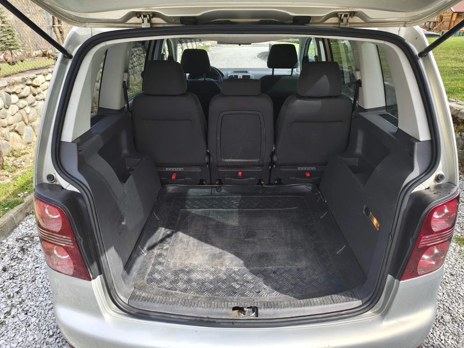 VW Touran, снимка 6 - Автомобили и джипове - 54231191